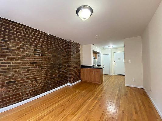 2nd image of 146 5th Ave APT 4B