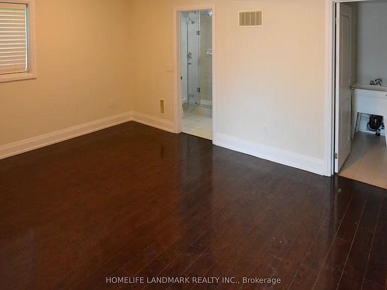 21 Kenneth Wood Cres — Photo 4