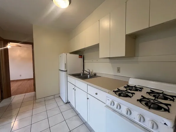 25 Wheeler St, 25 Wheeler St S APT 3, Saint Paul, MN 55105