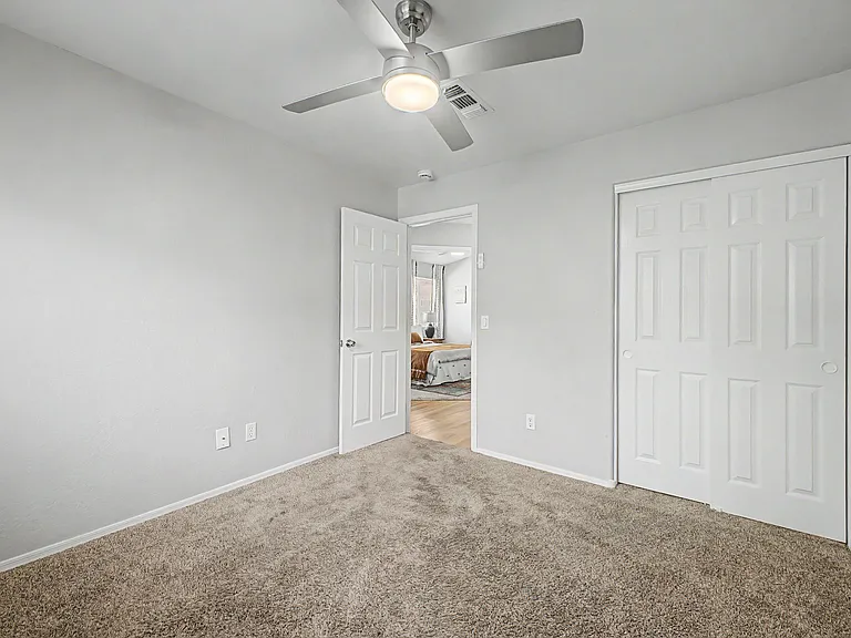 143 N Danyell Ct — Photo 20
