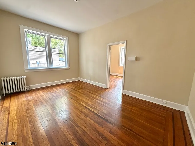 2 bed, 1.0 bath, $1,950 — Photo 3