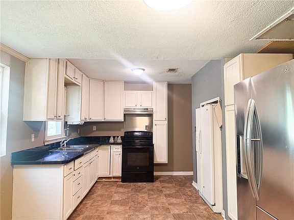 4th image of 1705 Gill Rd