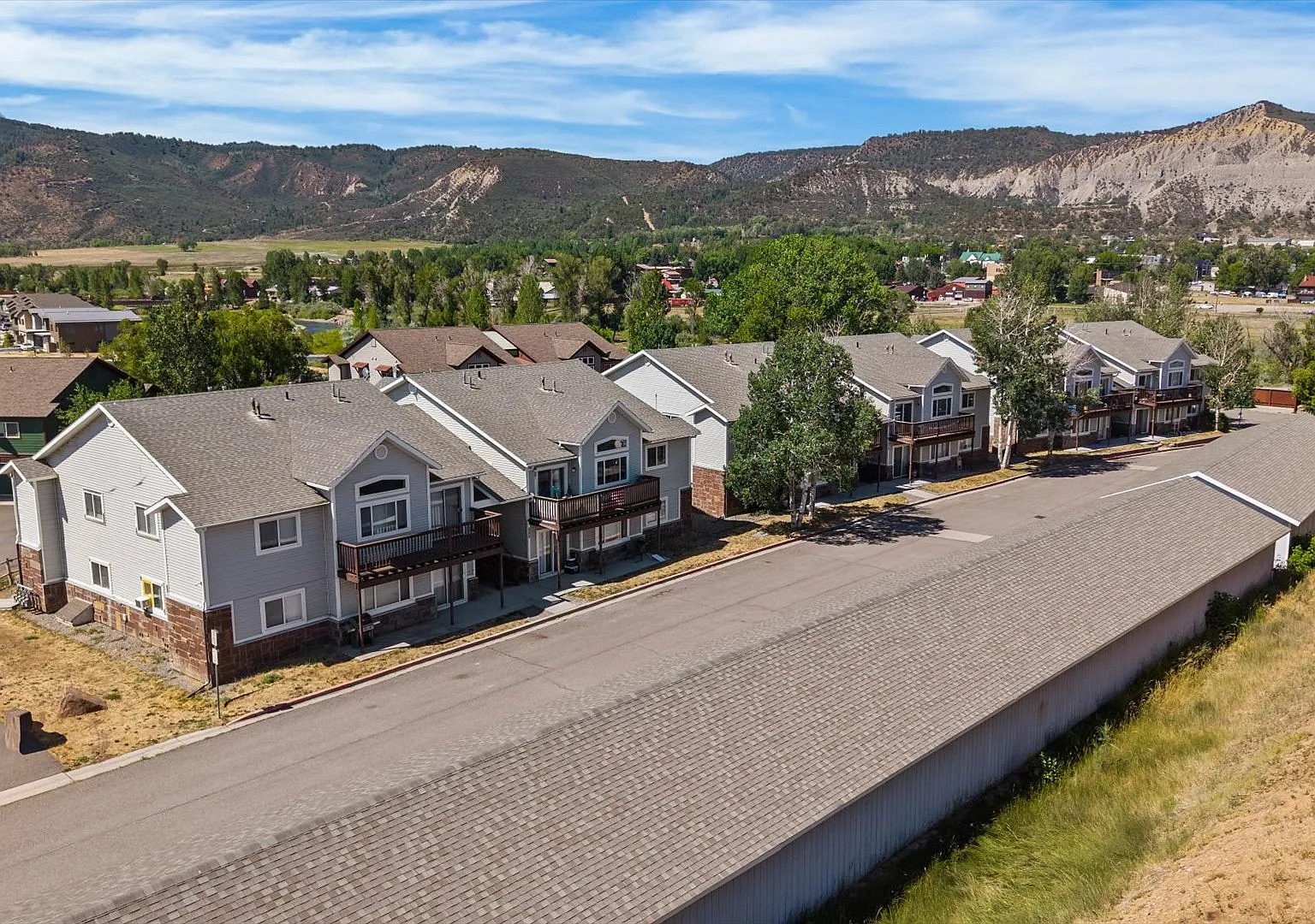 2 bed, 756 sqft, $2,000 — Photo 3