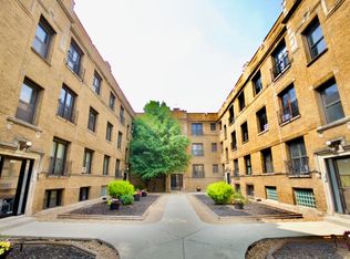 728 W Roscoe St #W4, Chicago, IL 60657