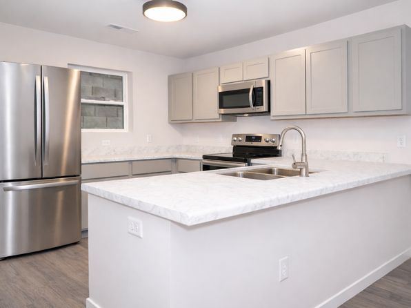 873 Chapel Dr #202