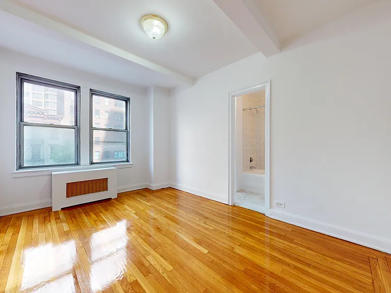 301 E 38th St #7F — Photo 7