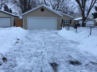 521 Liberty Blvd, Machesney Park, IL 61115