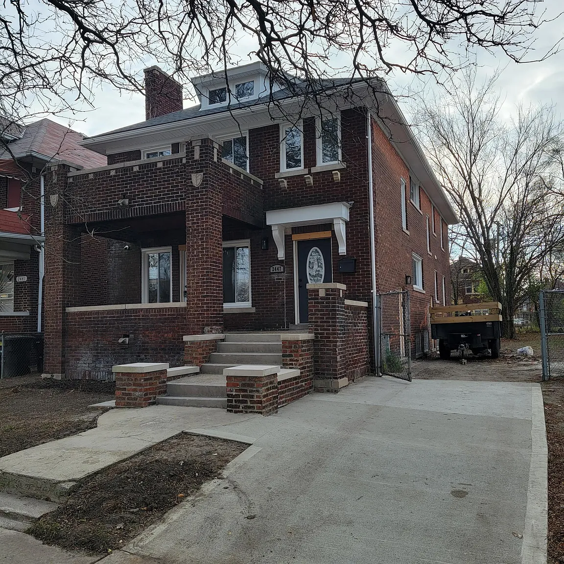 2447 Gladstone St photo 1