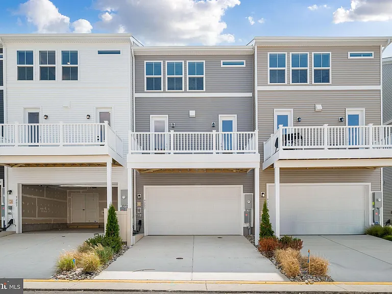 9207 Forkleaf Oak Dr — Photo 6