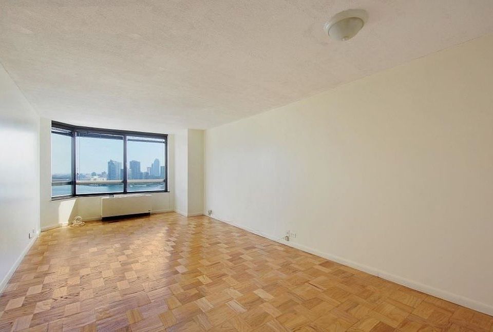 1st image of 630 1st Ave APT 11R