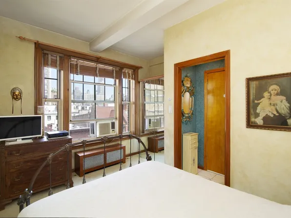 170 West 74th Street image 7 of 9