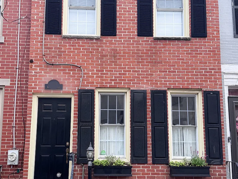 1818 Webster St — Photo 13
