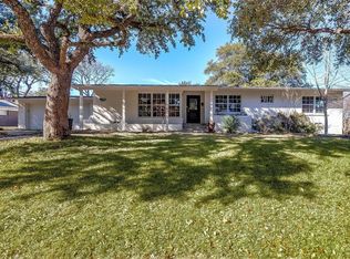 6812 Standering Rd, Fort Worth, TX 76116