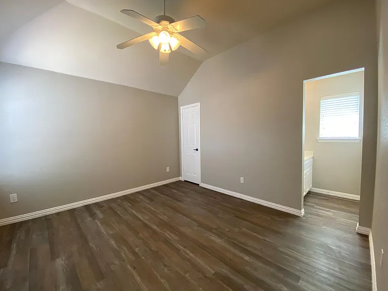 15861 Twin Cove Dr — Photo 10