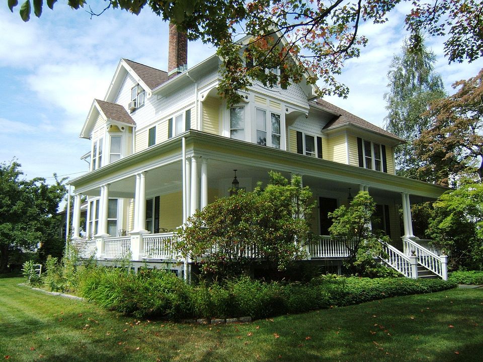 62 Deer Hill Avenue