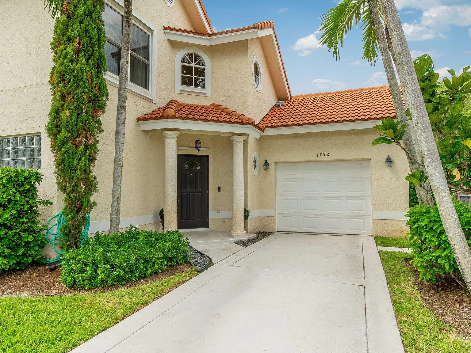 3 bed, 2.5 bath, 1419 sqft, $8,000 — Photo 4