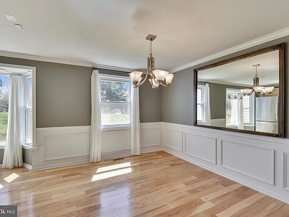 4th image of 6535 Birchleigh Way