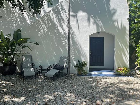 4th image of 3421 SW 25th St #3421