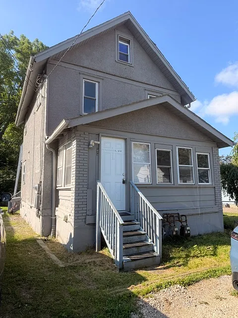 2 bed, 800 sqft, $995 — Photo 2