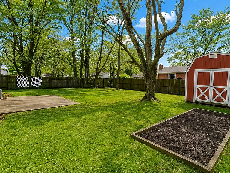 3641 N Richardt Ave — Photo 11