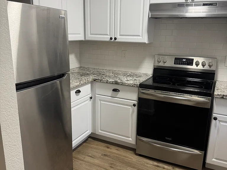 311 W Holland Ave #104 — Photo 1