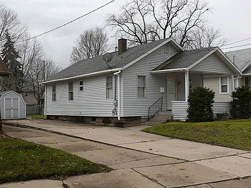 1st image of 544 Woodridge St NE
