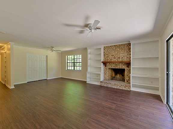 5th image of 24 Stuart Town Court