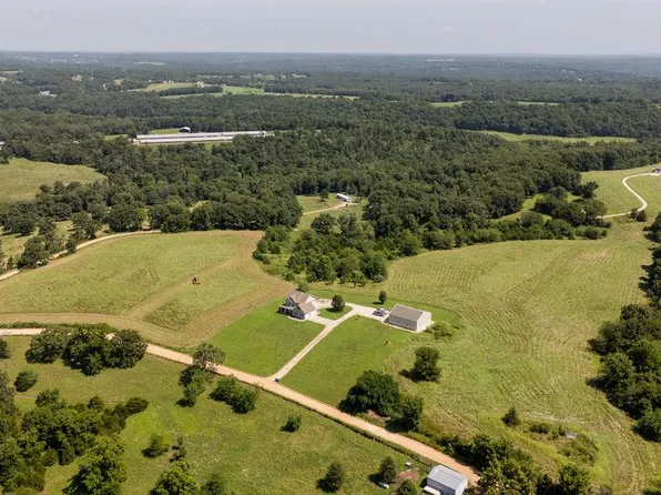 806 County Rd, Linn, MO 65051