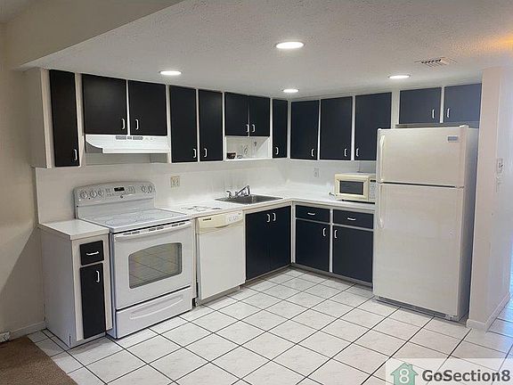 3rd image of 597 N University Dr