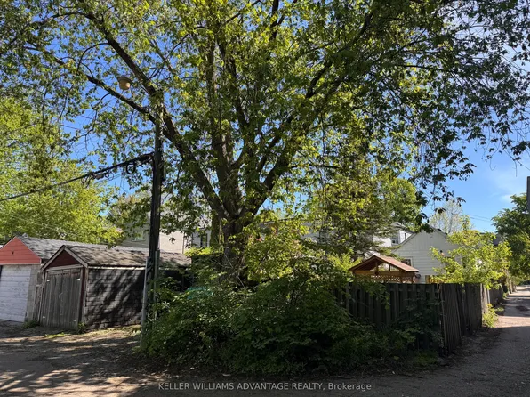 12R Hastings Ave, Toronto, ON M4L 2L2