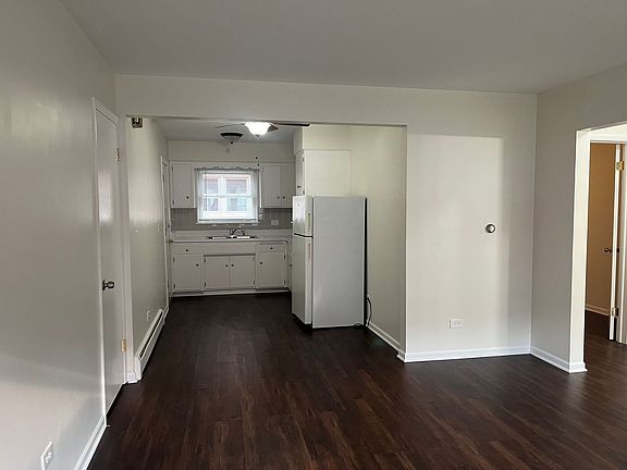 3rd image of 1710-16 Touhy Ave #1716-B
