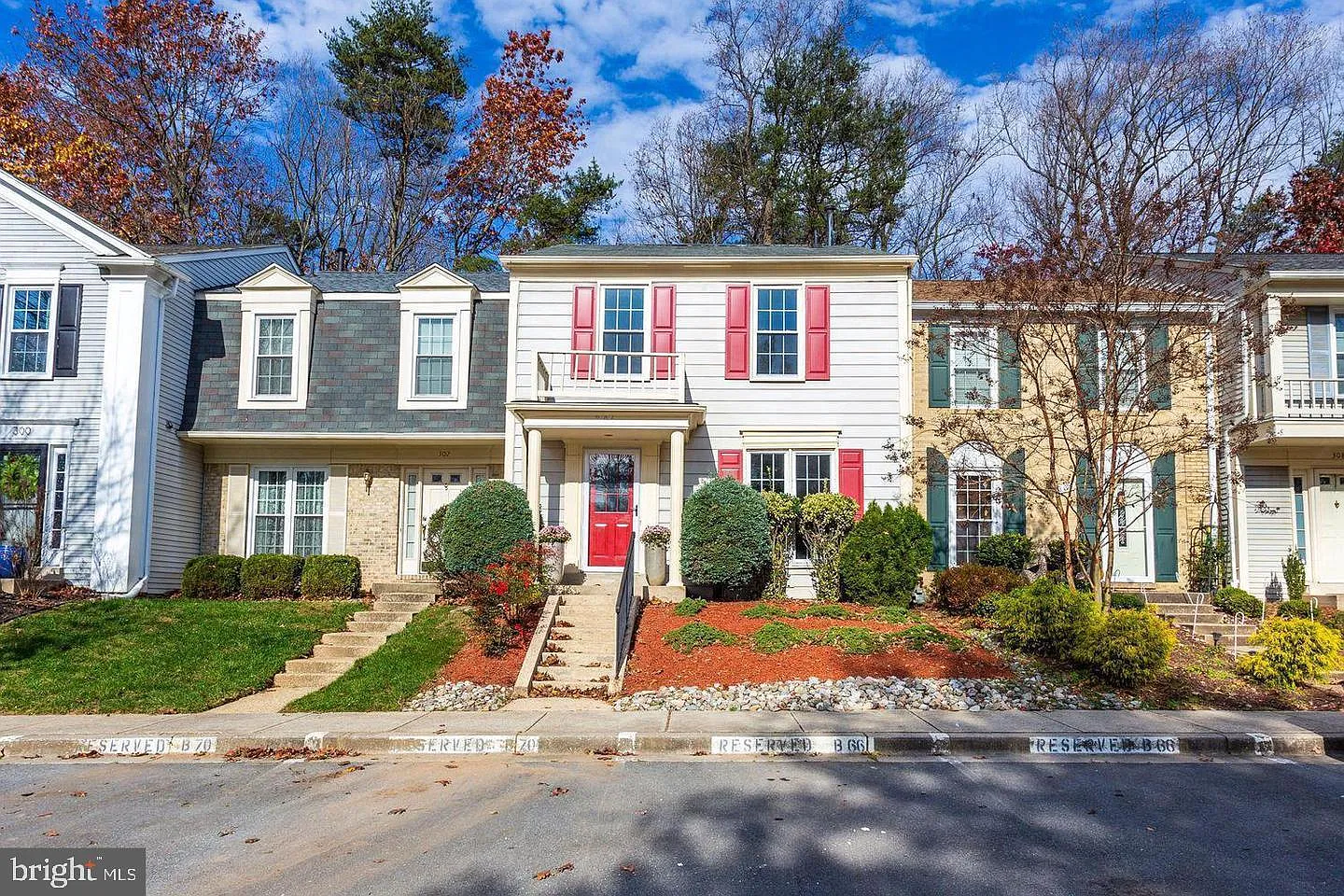 3 bed, 3.5 bath, 2112 sqft, $3,100 — Photo 1