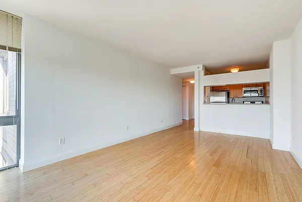 Rented by Greystar | media 3