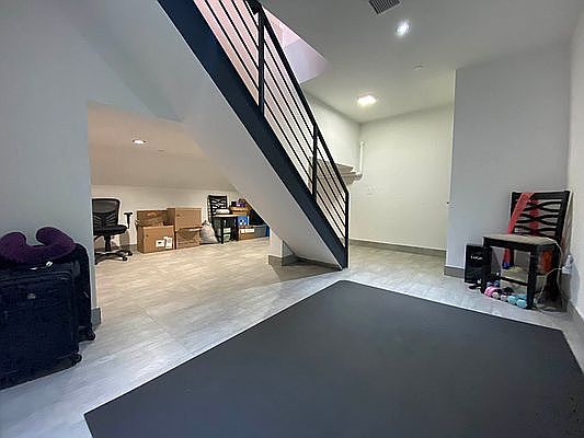 1st image of 609 Saint Johns Pl APT 1C