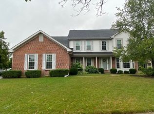 605 Clover Hill Ln, Elk Grove Village, IL 60007
