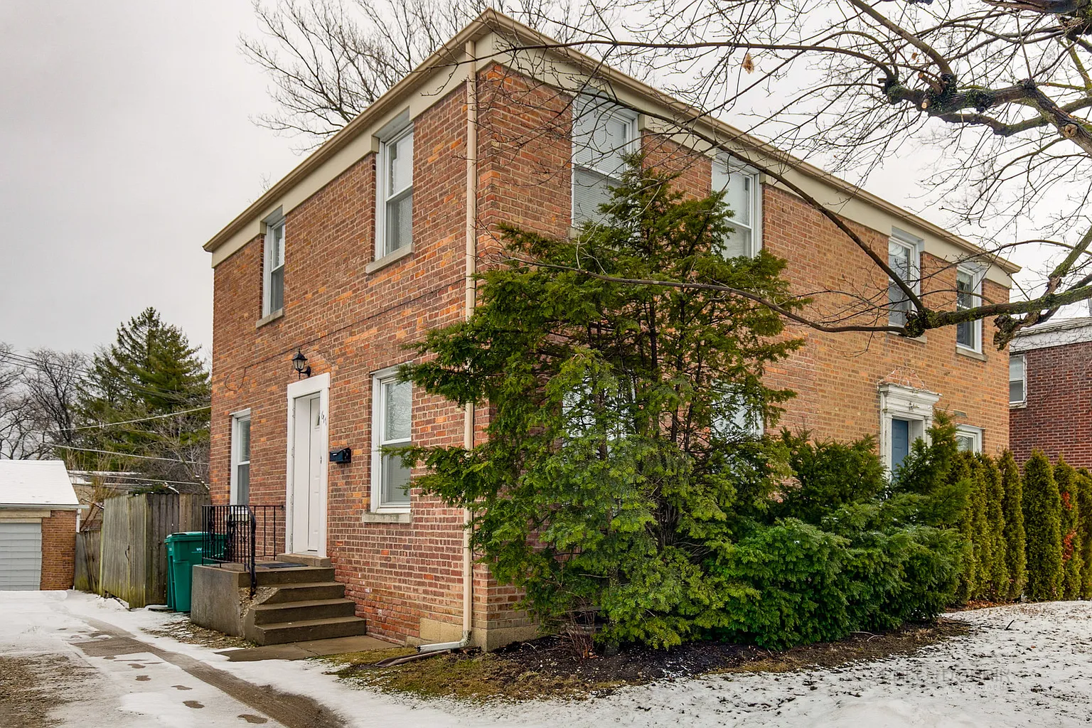 617 Waukegan Rd photo 1