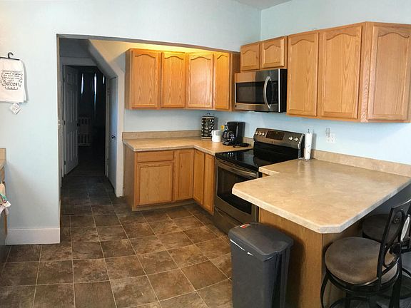 4th image of 901 2nd Ave
