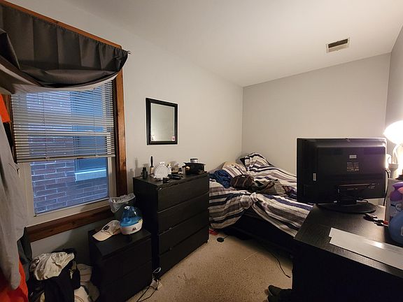 5th image of 1322 W Schubert Ave APT 1F