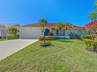 965 Moon Lake Dr, Naples, FL 34104