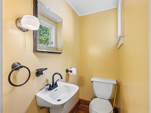 5th image of 920 Ginter Ave