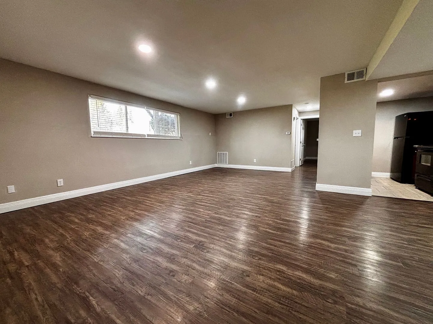 Flowerdale Apartments — Photo 2
