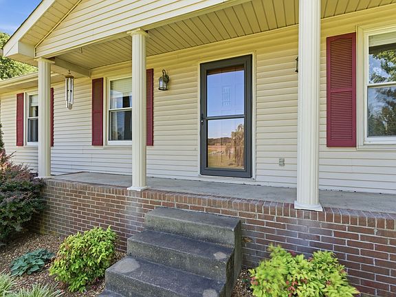 3rd image of 7573 Elm Springs Rd