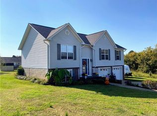 1552 Windy Holly Ln, Newton, NC 28658