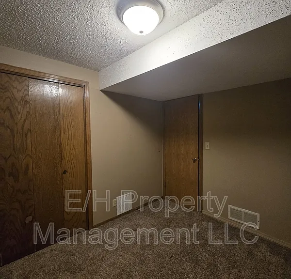 9105 W Westlawn St #1 — Photo 34