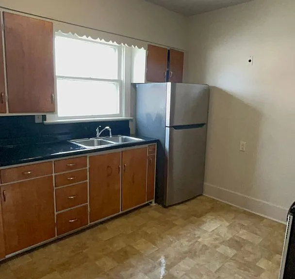 901 Cottage Ave — Photo 4