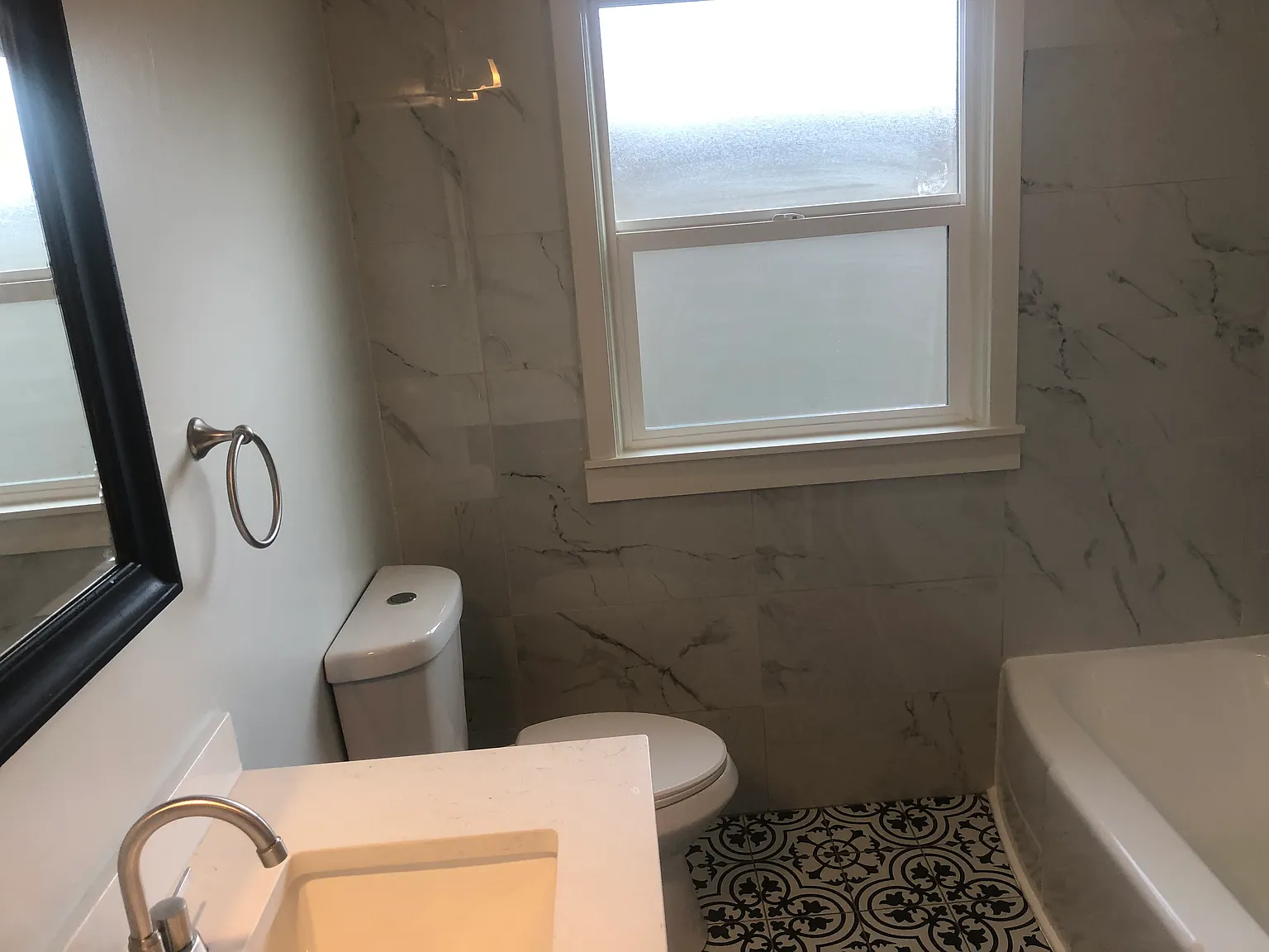 4 bed, 2056 sqft, $950 — Photo 2