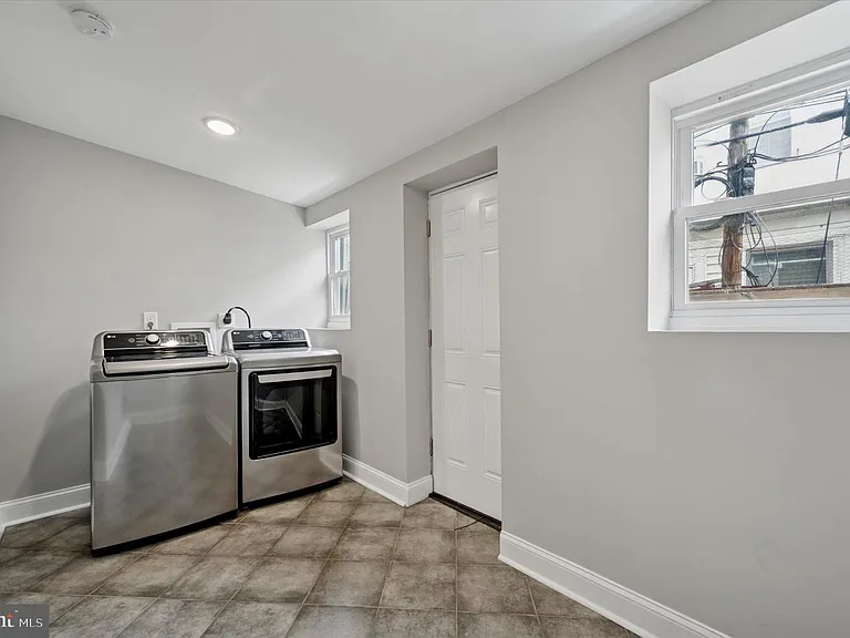 447 Durfor St — Photo 8