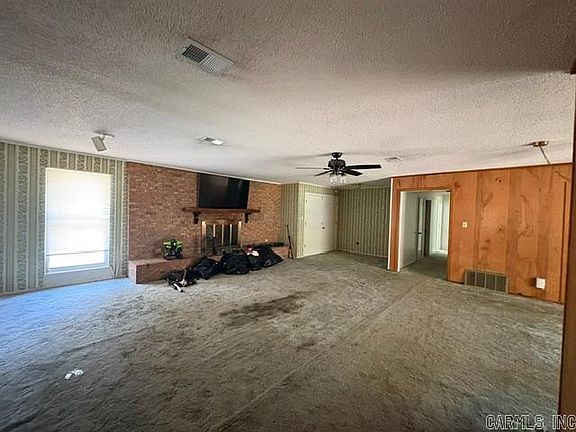 4th image of 1800 S Grady St