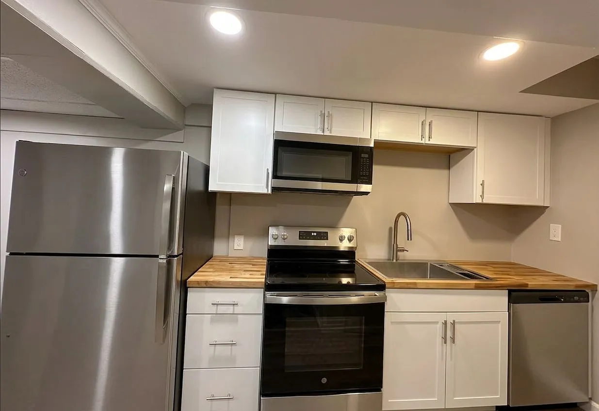 2 bed, 1.0 bath, 800 sqft, $1,800 — Photo 4