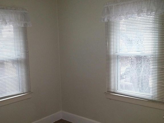 4th image of 1084 Beaconsfield Ave #3